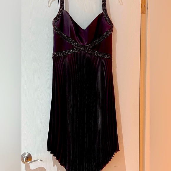 Evening gown by Laundry by Shelli Segal - Picture 3 of 13